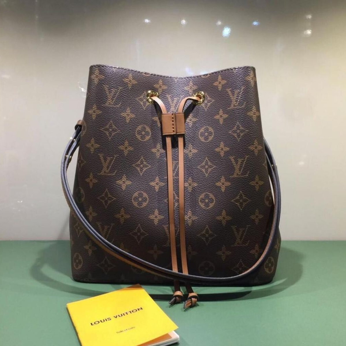 Louis Vuitton – NéoNoé MM bag