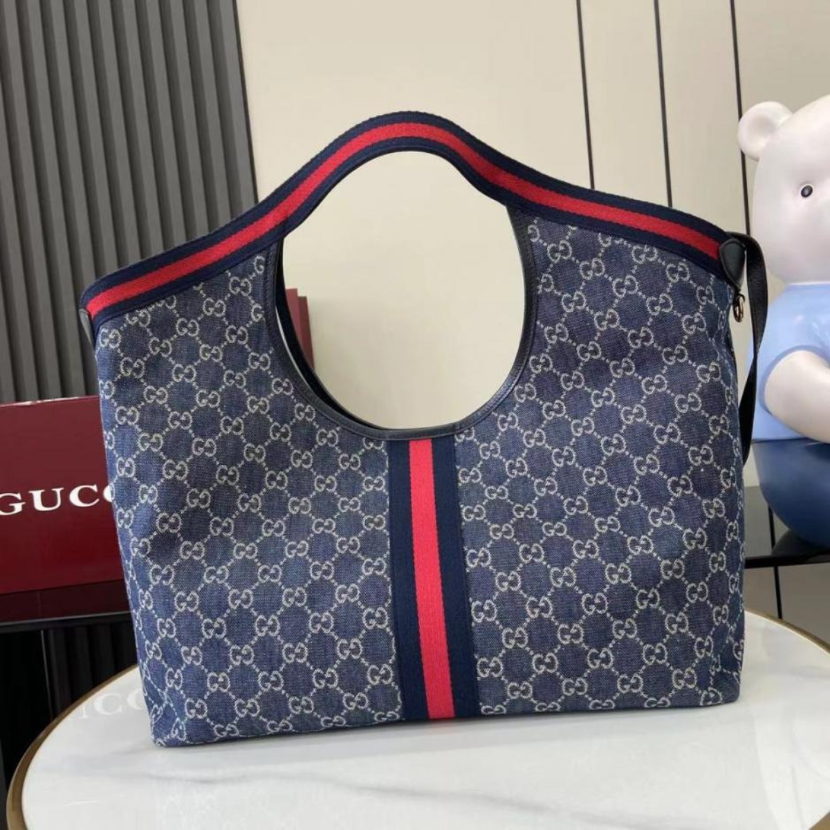 Gucci – Large Giglio Shopper Bag
