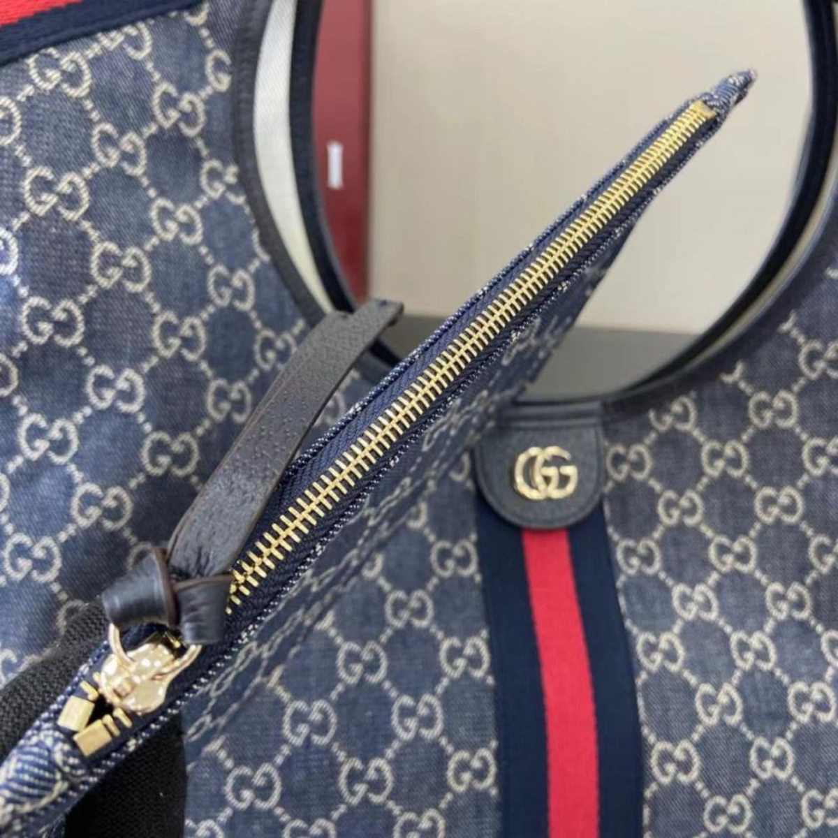 Gucci – Large Giglio Shopper Bag