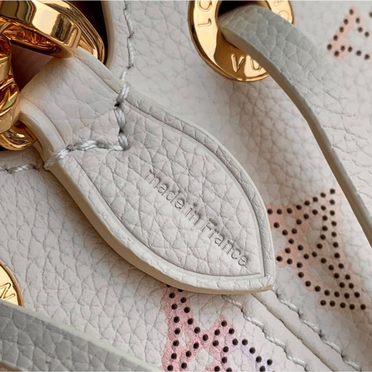 Louis Vuitton – Bella bag