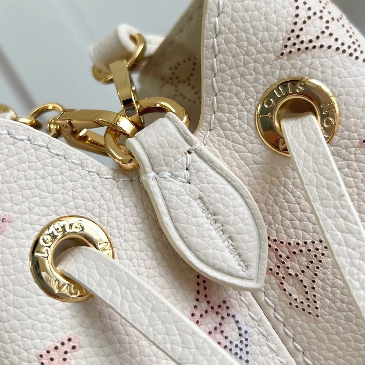 Louis Vuitton – Bella bag