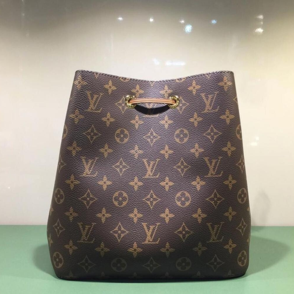 Louis Vuitton – NéoNoé MM bag