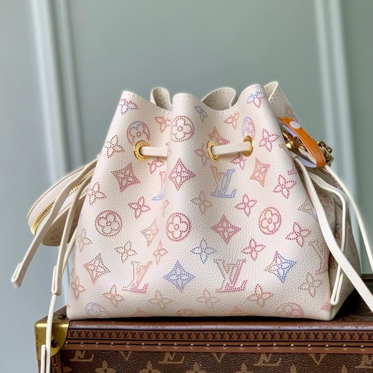 Louis Vuitton – Bella bag
