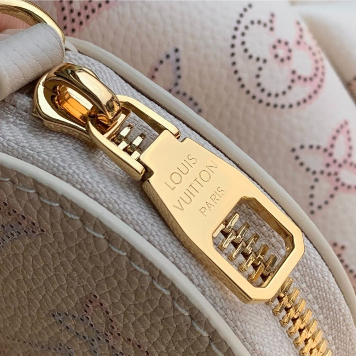Louis Vuitton – Bella bag