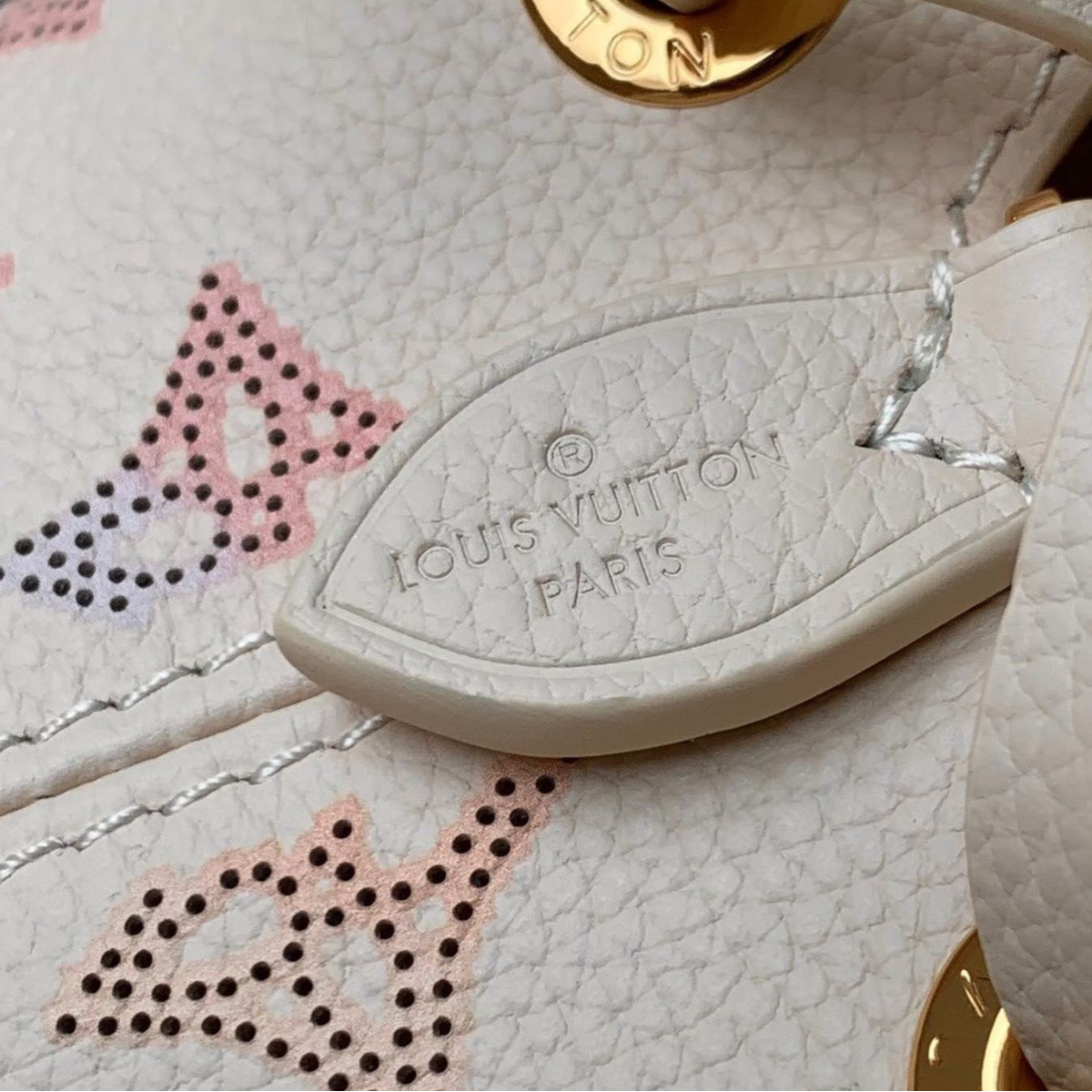 Louis Vuitton – Bella bag