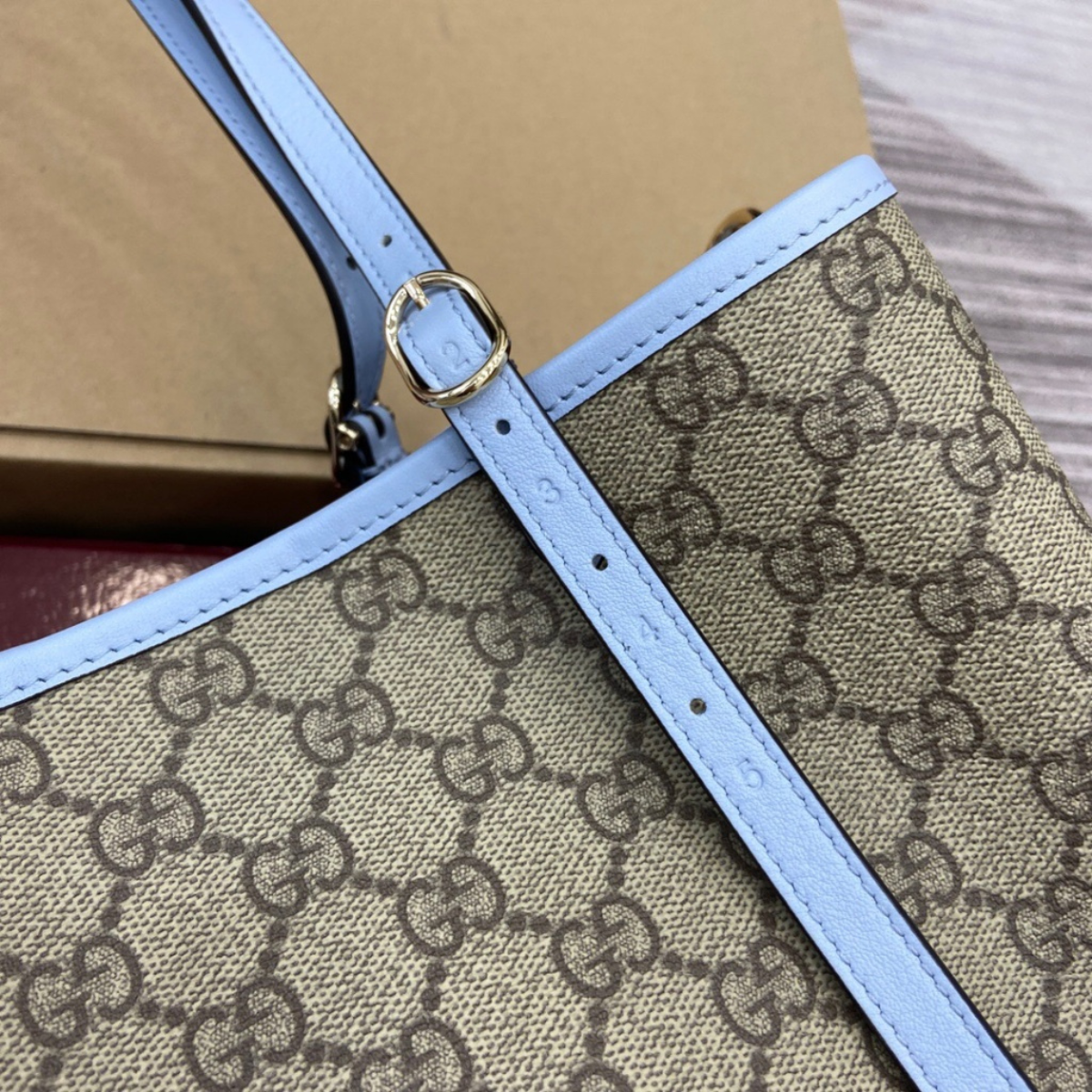 Gucci – Large GG Emblem Shopper Bag