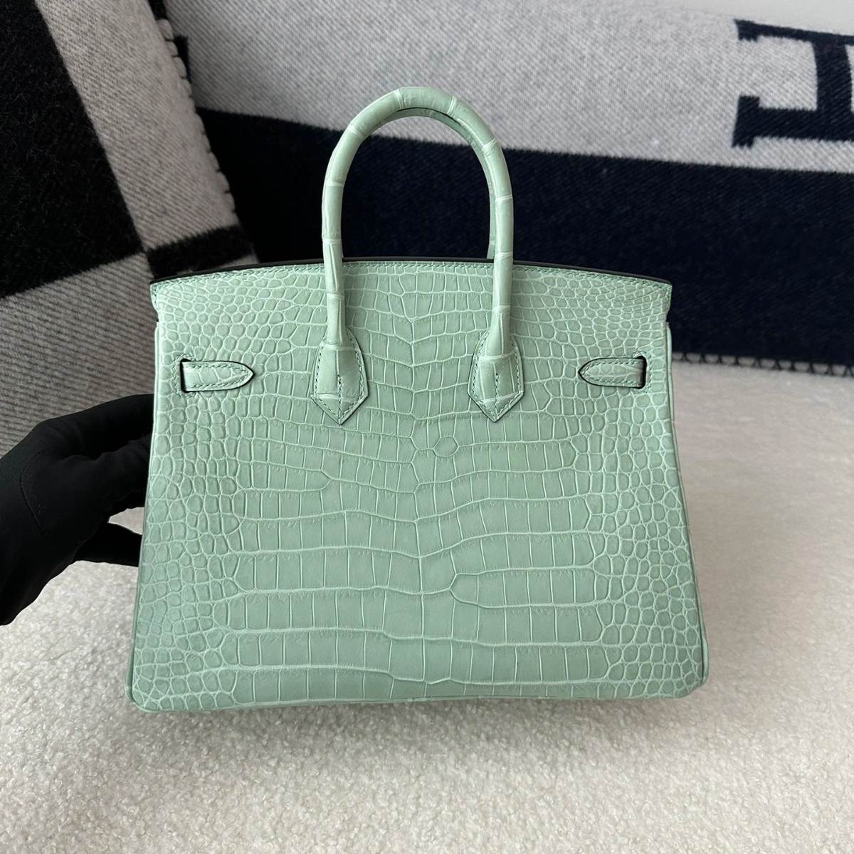 Hermès – Kelly 28 Vert d’Eau Alligator Limited Edition